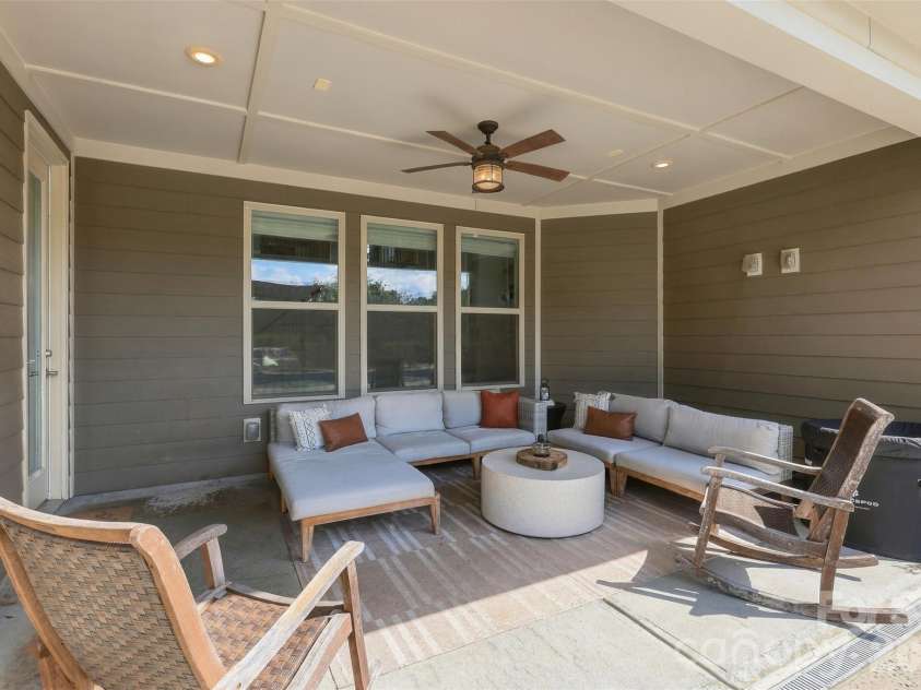 110 Kenna Court, Matthews, NC 28104.  MLS# CAR4429916, YatesRealty ID 55718. 