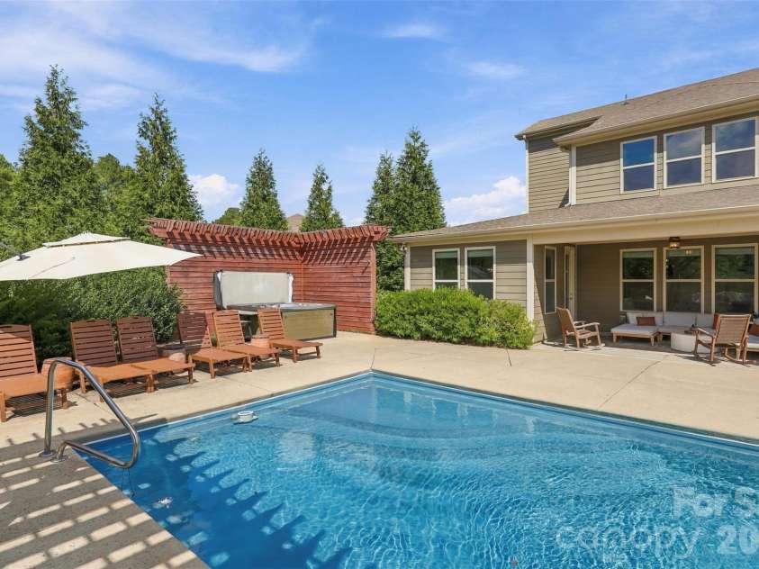 110 Kenna Court, Matthews, NC 28104.  MLS# CAR4429916, YatesRealty ID 55718. 