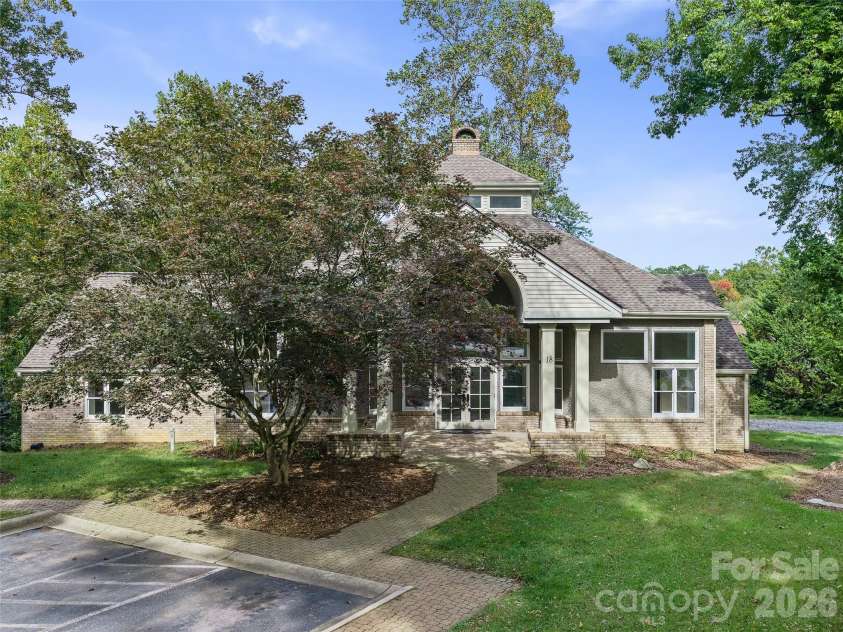 18 Carriage Park Way, Hendersonville, NC 28791.  MLS# CAR4430062, YatesRealty ID 55719. 