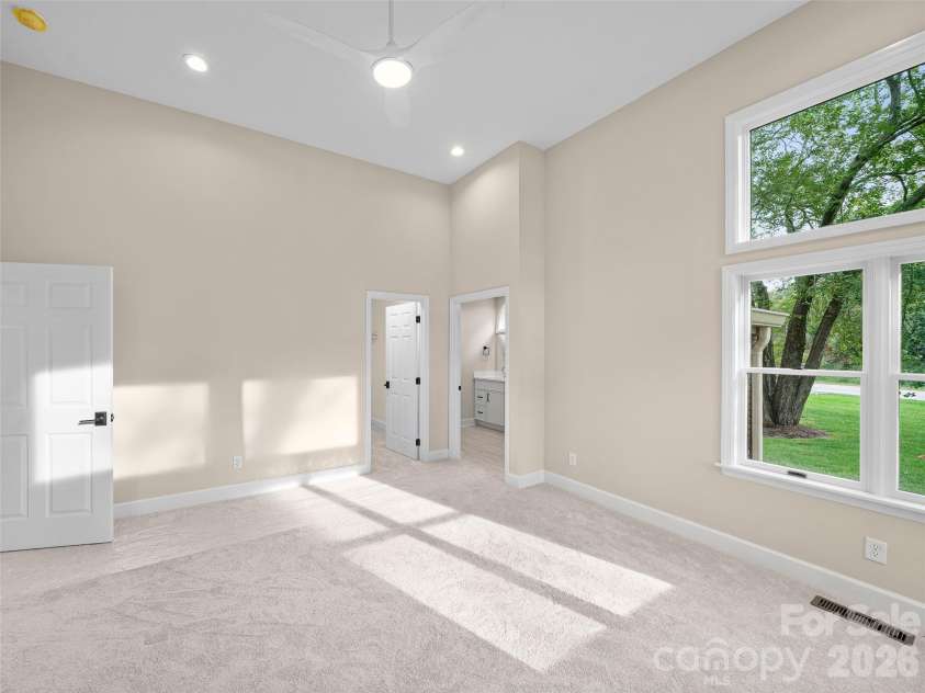 18 Carriage Park Way, Hendersonville, NC 28791.  MLS# CAR4430062, YatesRealty ID 55719. 