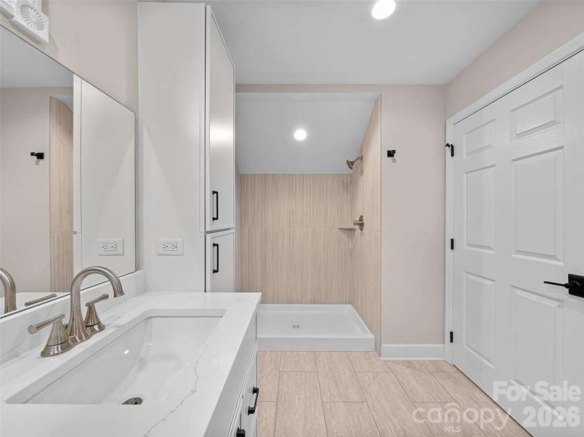 18 Carriage Park Way, Hendersonville, NC 28791.  MLS# CAR4430062, YatesRealty ID 55719. 