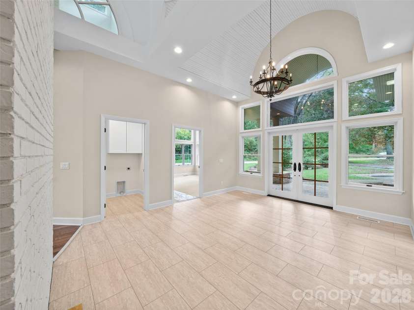 18 Carriage Park Way, Hendersonville, NC 28791.  MLS# CAR4430062, YatesRealty ID 55719. 