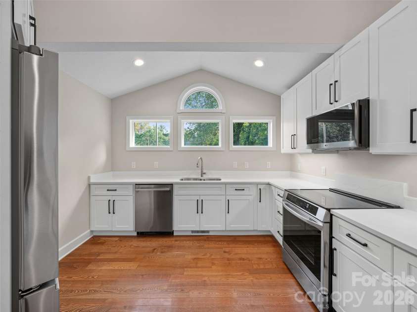 18 Carriage Park Way, Hendersonville, NC 28791.  MLS# CAR4430062, YatesRealty ID 55719. 