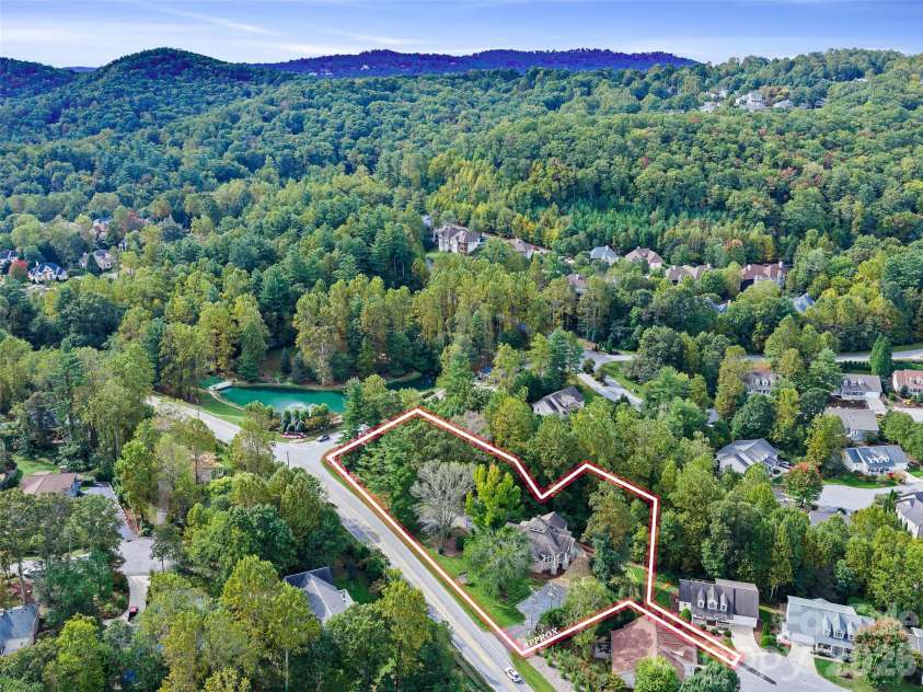 18 Carriage Park Way, Hendersonville, NC 28791.  MLS# CAR4430062, YatesRealty ID 55719. 
