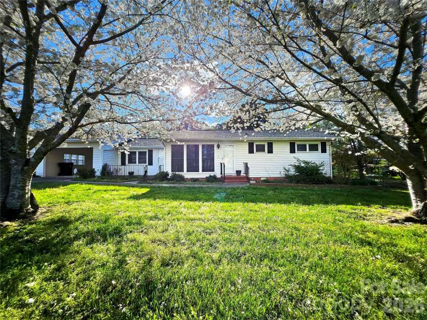 519 Broome Street, Monroe, NC 28110.  MLS# CAR4360770, YatesRealty ID 5572. 