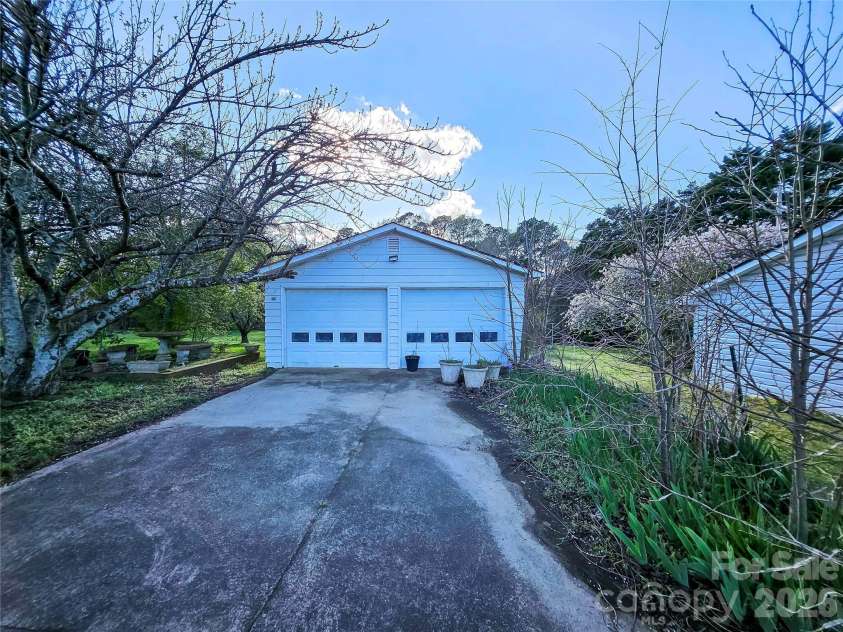 519 Broome Street, Monroe, NC 28110.  MLS# CAR4360770, YatesRealty ID 5572. 