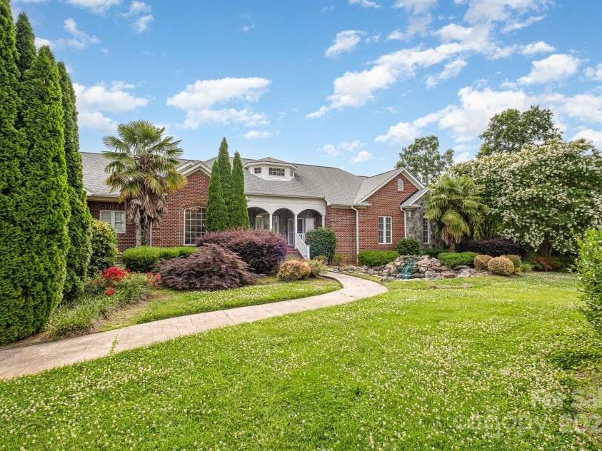 6823 Manatee Drive, Concord, NC 28025.  MLS# CAR4267716, YatesRealty ID 5572. 