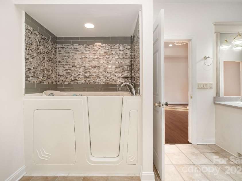 6823 Manatee Drive, Concord, NC 28025.  MLS# CAR4267716, YatesRealty ID 5572. 