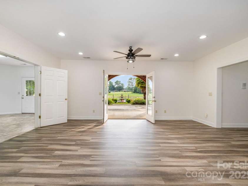 6823 Manatee Drive, Concord, NC 28025.  MLS# CAR4267716, YatesRealty ID 5572. 