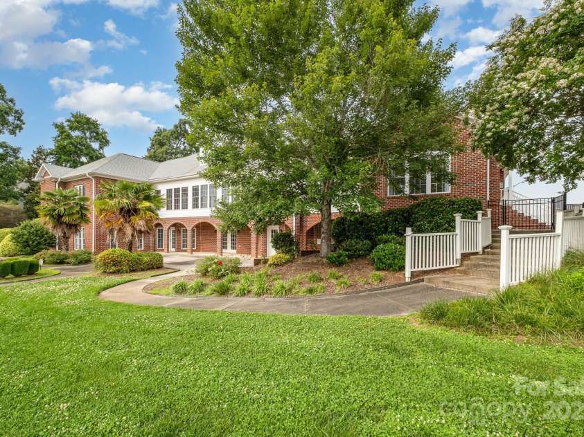 6823 Manatee Drive, Concord, NC 28025.  MLS# CAR4267716, YatesRealty ID 5572. 