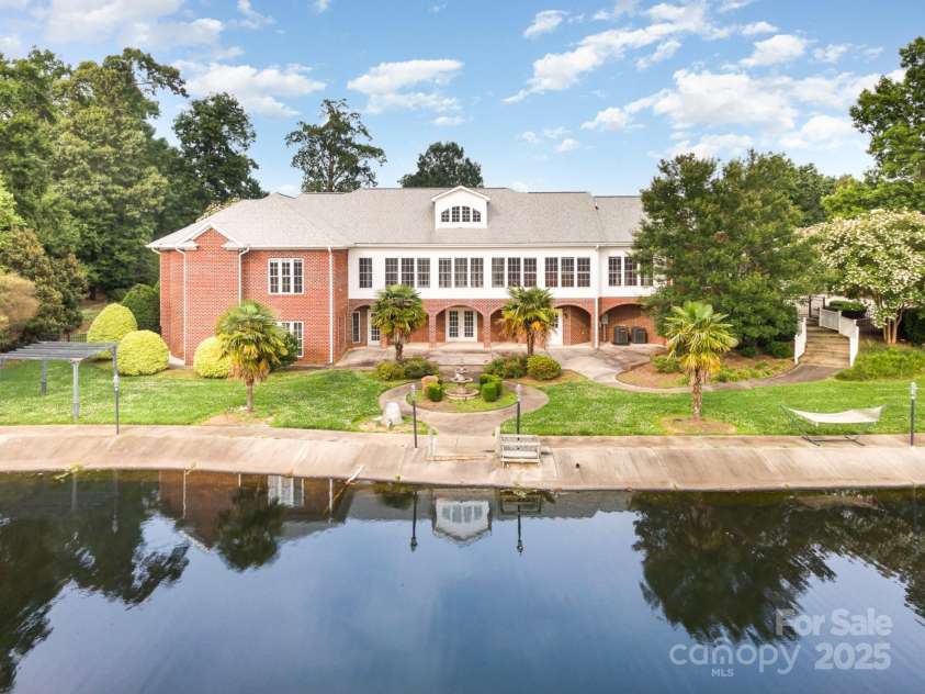 6823 Manatee Drive, Concord, NC 28025.  MLS# CAR4267716, YatesRealty ID 5572. 