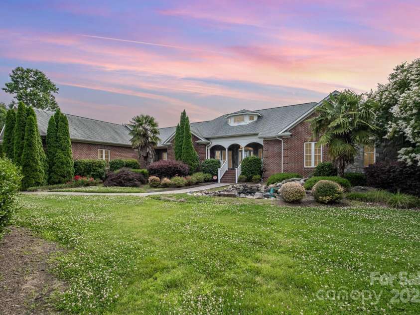 6823 Manatee Drive, Concord, NC 28025.  MLS# CAR4267716, YatesRealty ID 5572. 