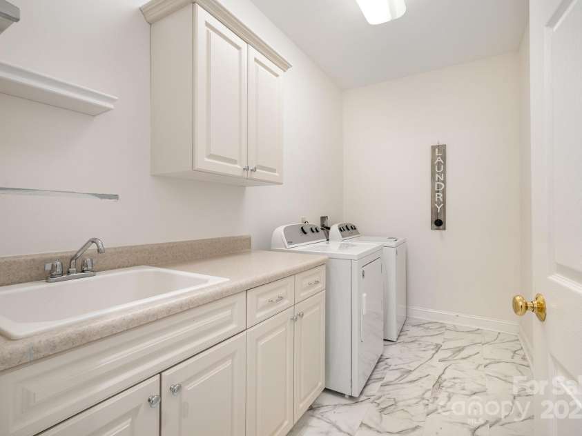 6823 Manatee Drive, Concord, NC 28025.  MLS# CAR4267716, YatesRealty ID 5572. 