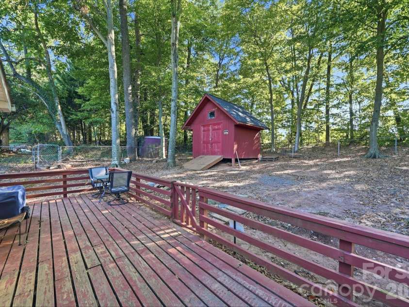 1524 Lanewood Place, Charlotte, NC 28208.  MLS# CAR4429696, YatesRealty ID 55721. 