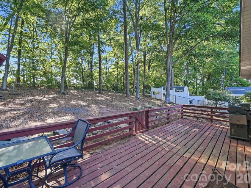 1524 Lanewood Place, Charlotte, NC 28208.  MLS# CAR4429696, YatesRealty ID 55721. 