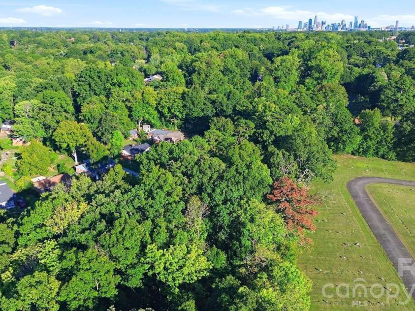 1524 Lanewood Place, Charlotte, NC 28208.  MLS# CAR4429696, YatesRealty ID 55721. 