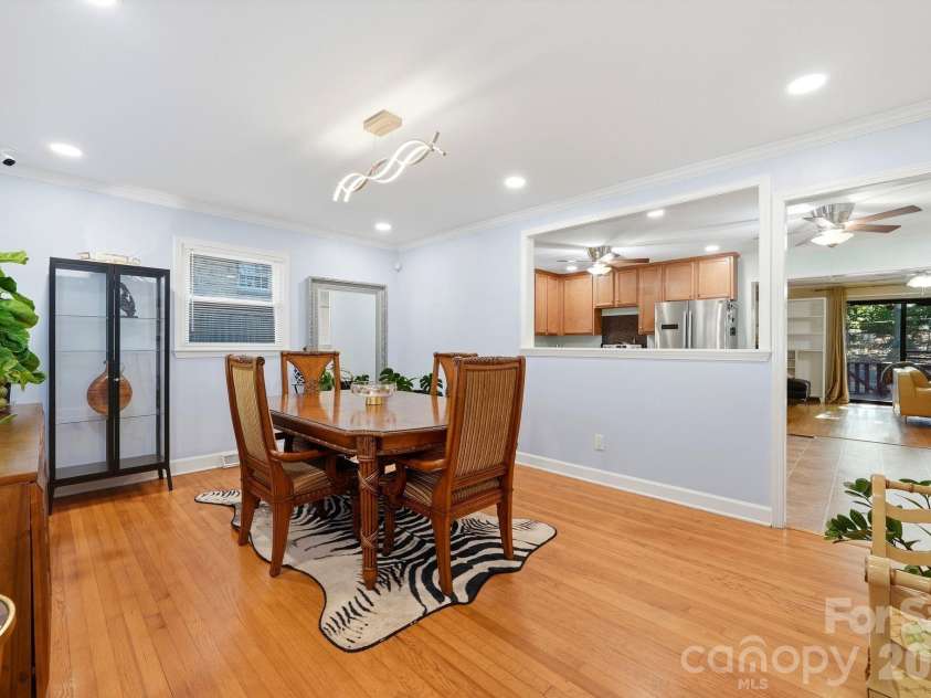 1524 Lanewood Place, Charlotte, NC 28208.  MLS# CAR4429696, YatesRealty ID 55721. 
