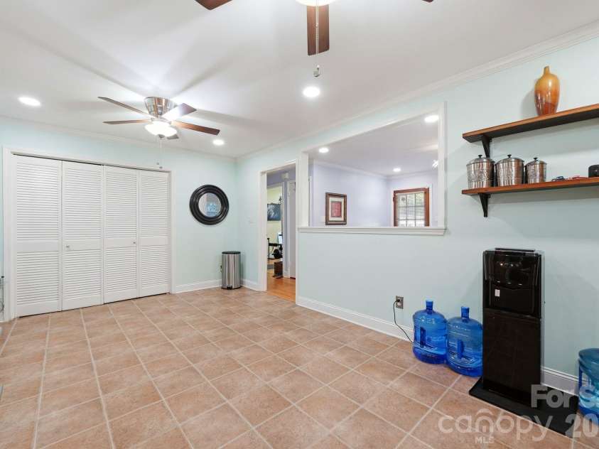 1524 Lanewood Place, Charlotte, NC 28208.  MLS# CAR4429696, YatesRealty ID 55721. 