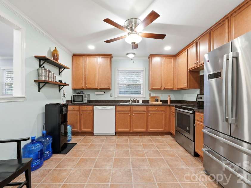 1524 Lanewood Place, Charlotte, NC 28208.  MLS# CAR4429696, YatesRealty ID 55721. 