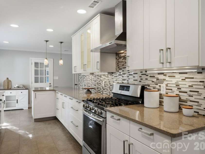 6213 Bevington Place, Charlotte, NC 28277.  MLS# CAR4429693, YatesRealty ID 55722. 