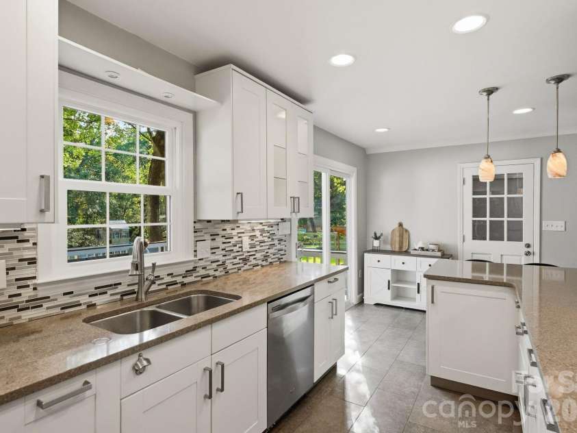6213 Bevington Place, Charlotte, NC 28277.  MLS# CAR4429693, YatesRealty ID 55722. 