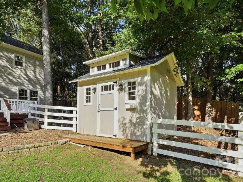 6213 Bevington Place, Charlotte, NC 28277.  MLS# CAR4429693, YatesRealty ID 55722. 