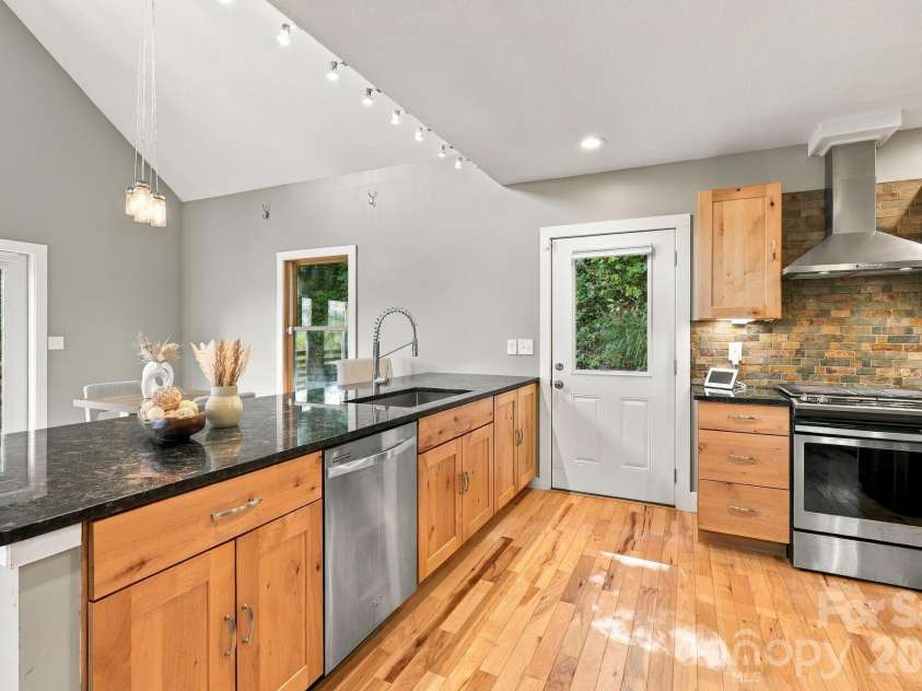 15 Shytle Lane, Fletcher, NC 28732.  MLS# CAR4429612, YatesRealty ID 55723. 