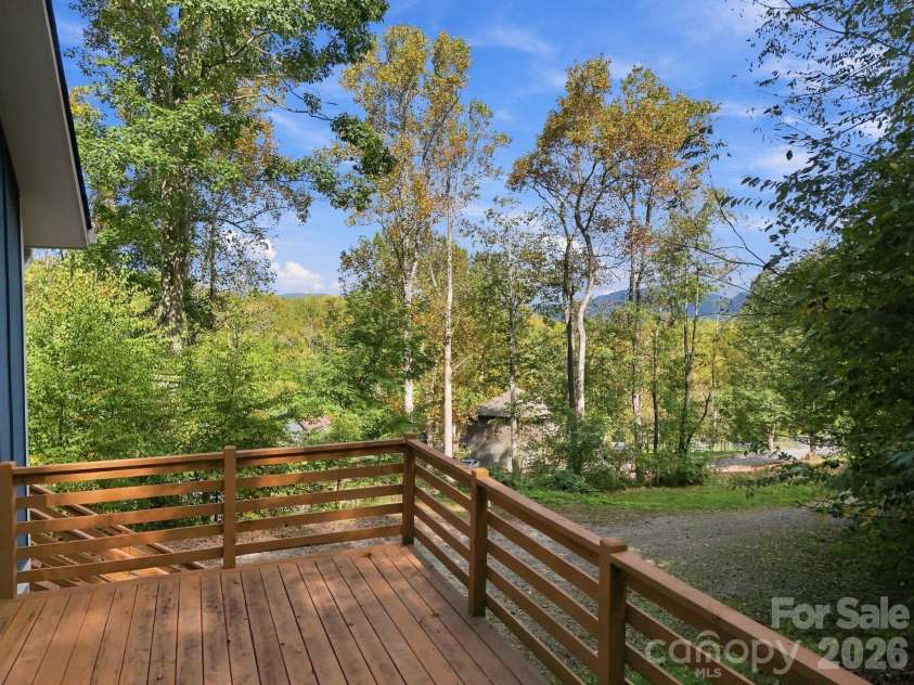 15 Shytle Lane, Fletcher, NC 28732.  MLS# CAR4429612, YatesRealty ID 55723. 