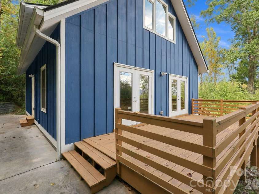 15 Shytle Lane, Fletcher, NC 28732.  MLS# CAR4429612, YatesRealty ID 55723. 