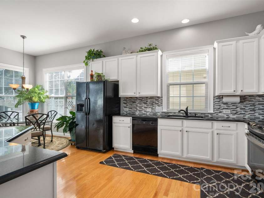 3004 Ivy Brook Place, Matthews, NC 28104.  MLS# CAR4429599, YatesRealty ID 55724. 