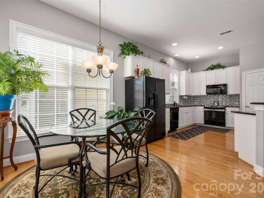3004 Ivy Brook Place, Matthews, NC 28104.  MLS# CAR4429599, YatesRealty ID 55724. 