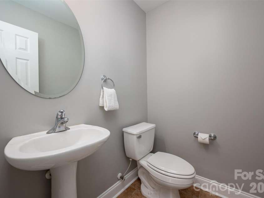 3004 Ivy Brook Place, Matthews, NC 28104.  MLS# CAR4429599, YatesRealty ID 55724. 