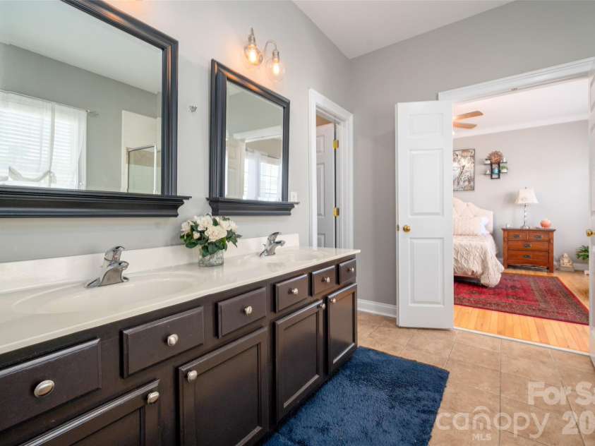 3004 Ivy Brook Place, Matthews, NC 28104.  MLS# CAR4429599, YatesRealty ID 55724. 