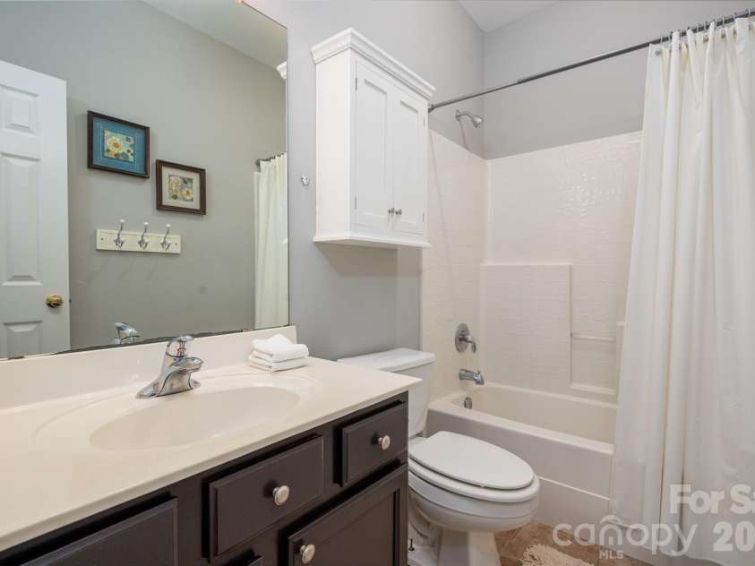 3004 Ivy Brook Place, Matthews, NC 28104.  MLS# CAR4429599, YatesRealty ID 55724. 