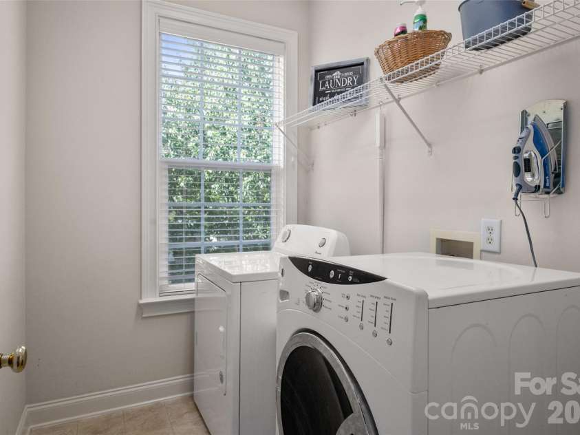 3004 Ivy Brook Place, Matthews, NC 28104.  MLS# CAR4429599, YatesRealty ID 55724. 