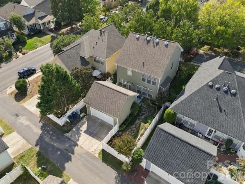 3004 Ivy Brook Place, Matthews, NC 28104.  MLS# CAR4429599, YatesRealty ID 55724. 