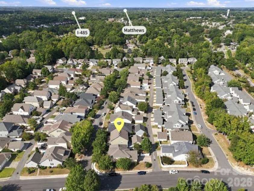 3004 Ivy Brook Place, Matthews, NC 28104.  MLS# CAR4429599, YatesRealty ID 55724. Minutes from downtown Matthews and easy commute!