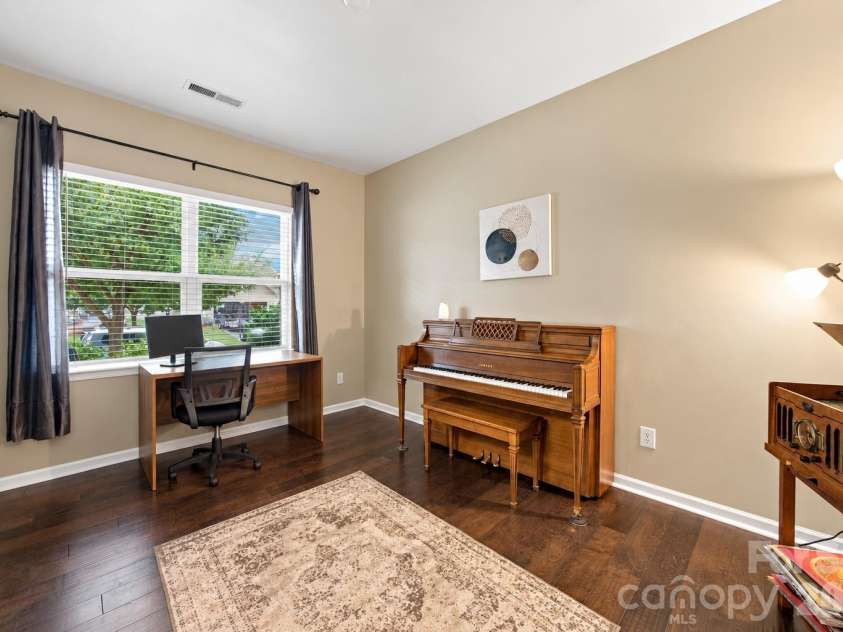 8815 Balsam Bay Road, Charlotte, NC 28227.  MLS# CAR4429628, YatesRealty ID 55725. 