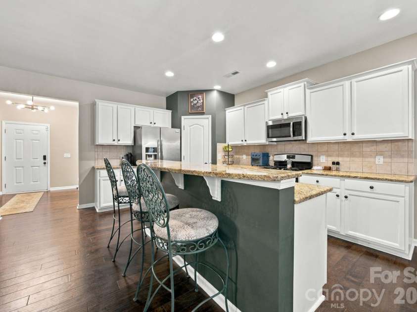 8815 Balsam Bay Road, Charlotte, NC 28227.  MLS# CAR4429628, YatesRealty ID 55725. 
