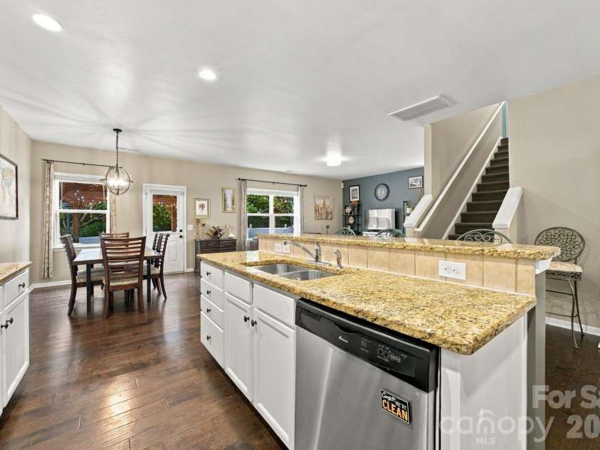 8815 Balsam Bay Road, Charlotte, NC 28227.  MLS# CAR4429628, YatesRealty ID 55725. 