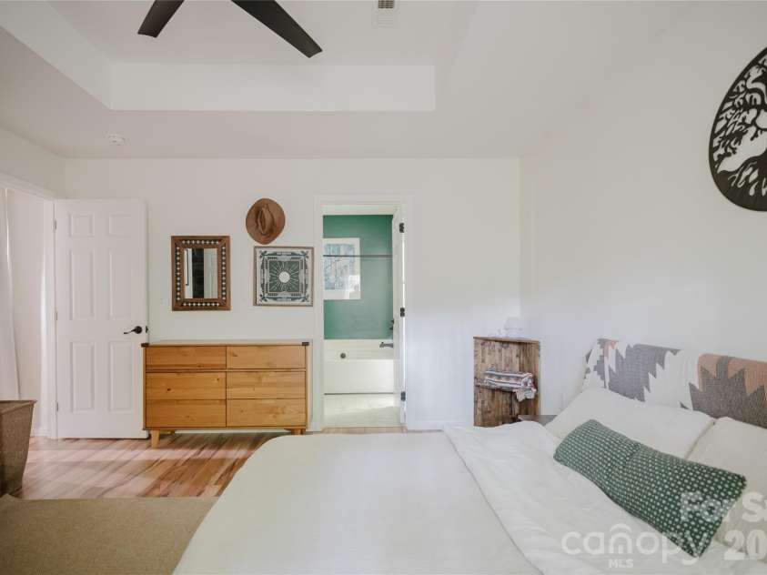91 Crestview Street, Canton, NC 28716.  MLS# CAR4429307, YatesRealty ID 55727. 