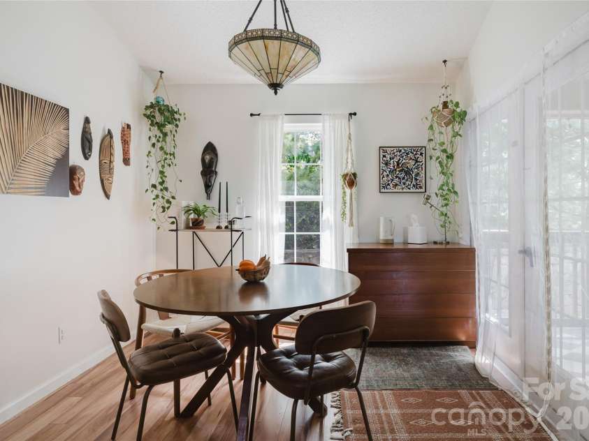 91 Crestview Street, Canton, NC 28716.  MLS# CAR4429307, YatesRealty ID 55727. Dining area