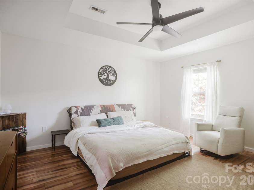 91 Crestview Street, Canton, NC 28716.  MLS# CAR4429307, YatesRealty ID 55727. Primary bedroom