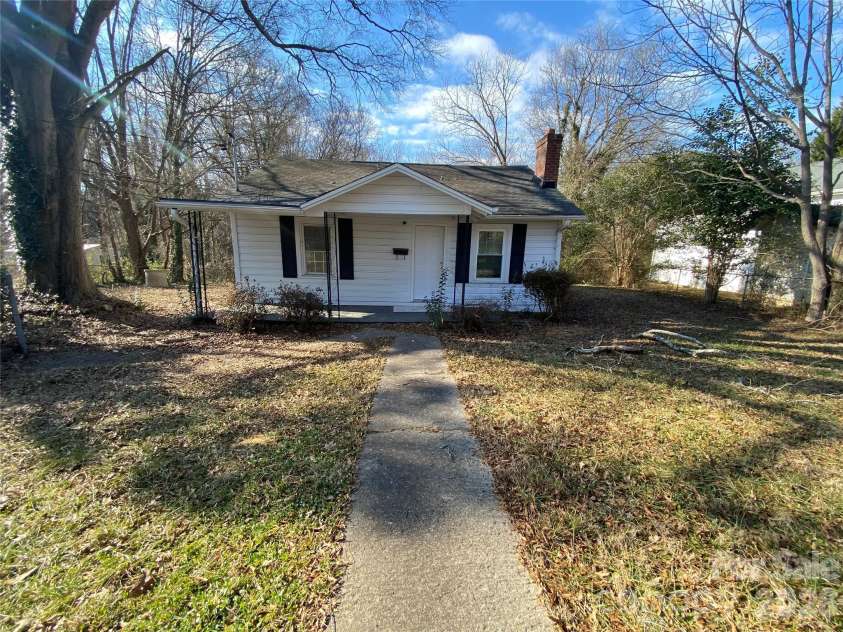 1521 Davidson Avenue, Gastonia, NC 28052.  MLS# CAR4360886, YatesRealty ID 5573. 