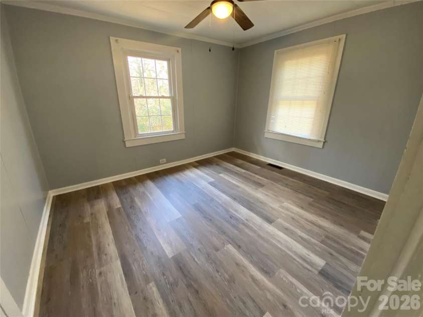 1521 Davidson Avenue, Gastonia, NC 28052.  MLS# CAR4360886, YatesRealty ID 5573. 