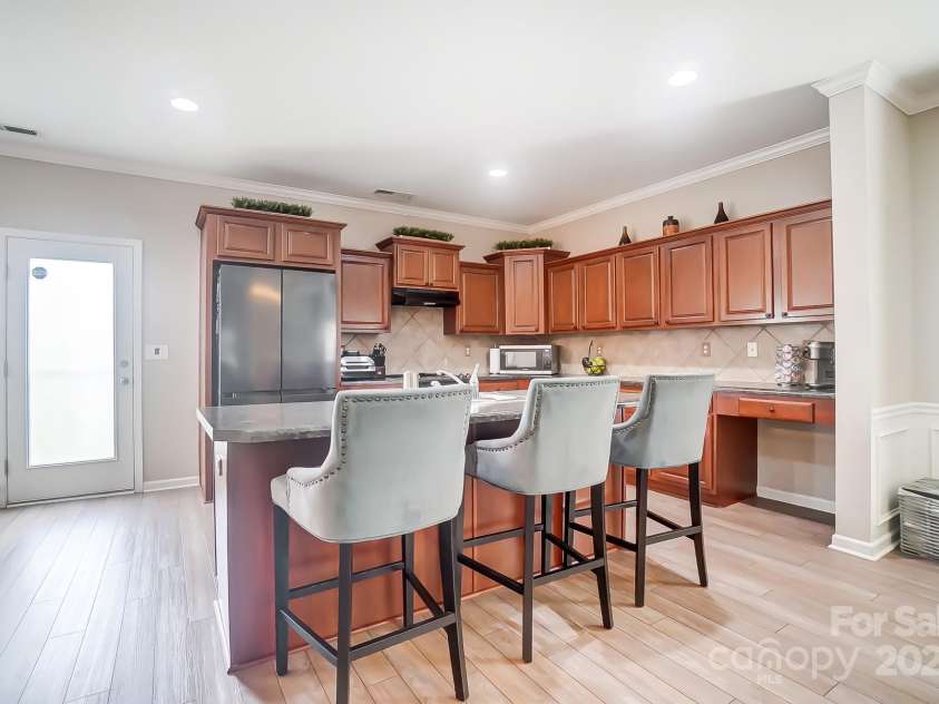 9704 Cayenne Drive, Charlotte, NC 28214.  MLS# CAR4241987, YatesRealty ID 5573. 