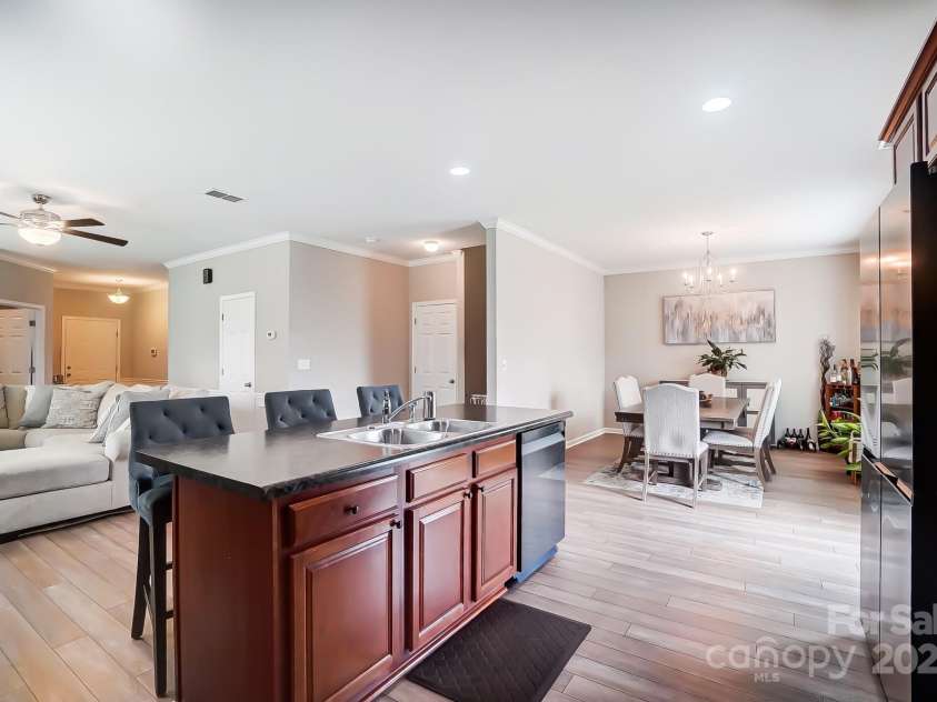 9704 Cayenne Drive, Charlotte, NC 28214.  MLS# CAR4241987, YatesRealty ID 5573. 