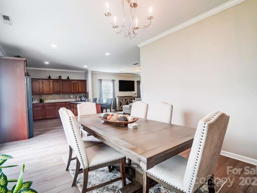 9704 Cayenne Drive, Charlotte, NC 28214.  MLS# CAR4241987, YatesRealty ID 5573. 