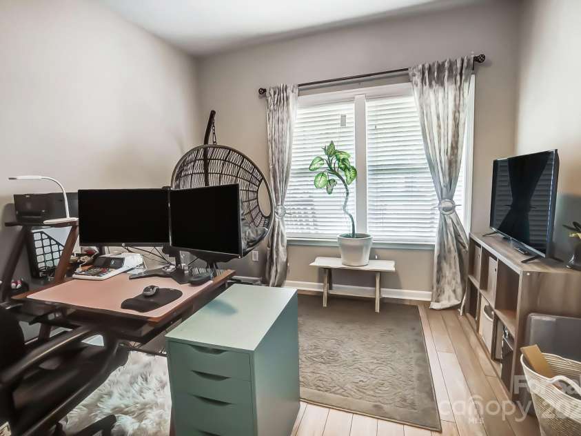 9704 Cayenne Drive, Charlotte, NC 28214.  MLS# CAR4241987, YatesRealty ID 5573. 