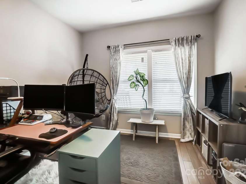 9704 Cayenne Drive, Charlotte, NC 28214.  MLS# CAR4241987, YatesRealty ID 5573. 